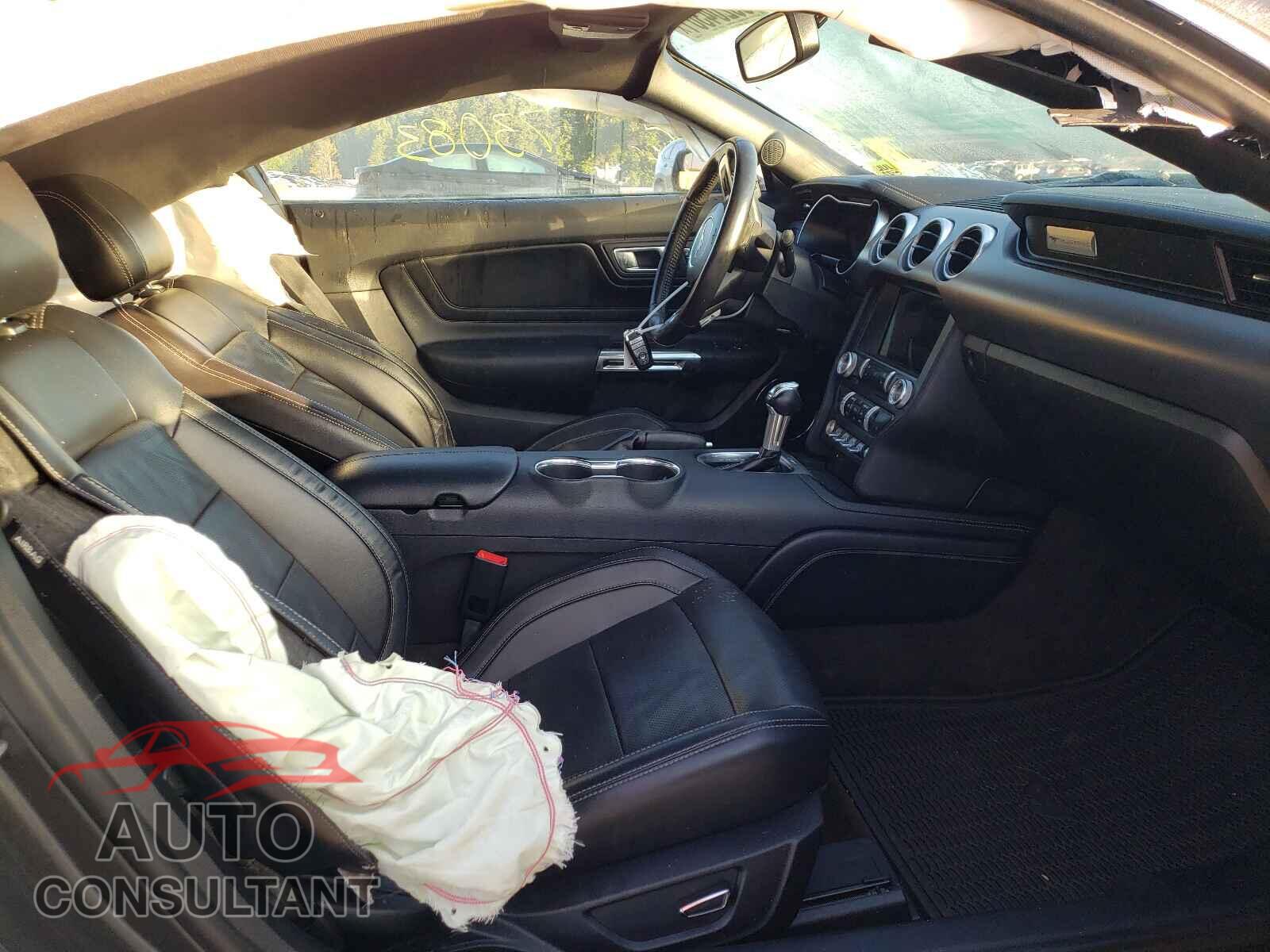 FORD MUSTANG 2018 - 1FA6P8TH8J5182580