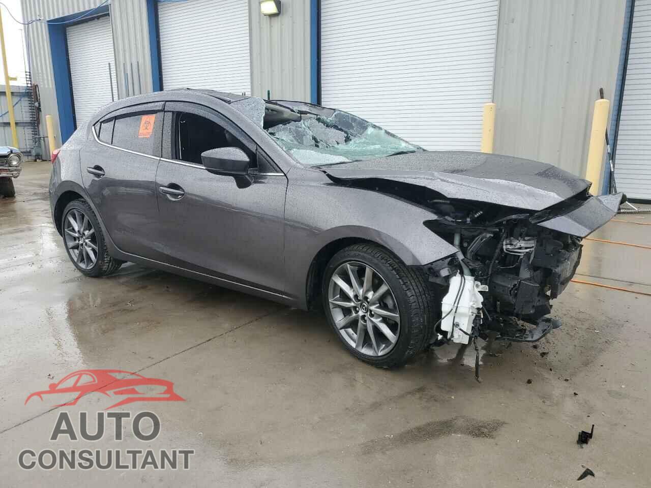 MAZDA 3 2018 - 3MZBN1L38JM246764