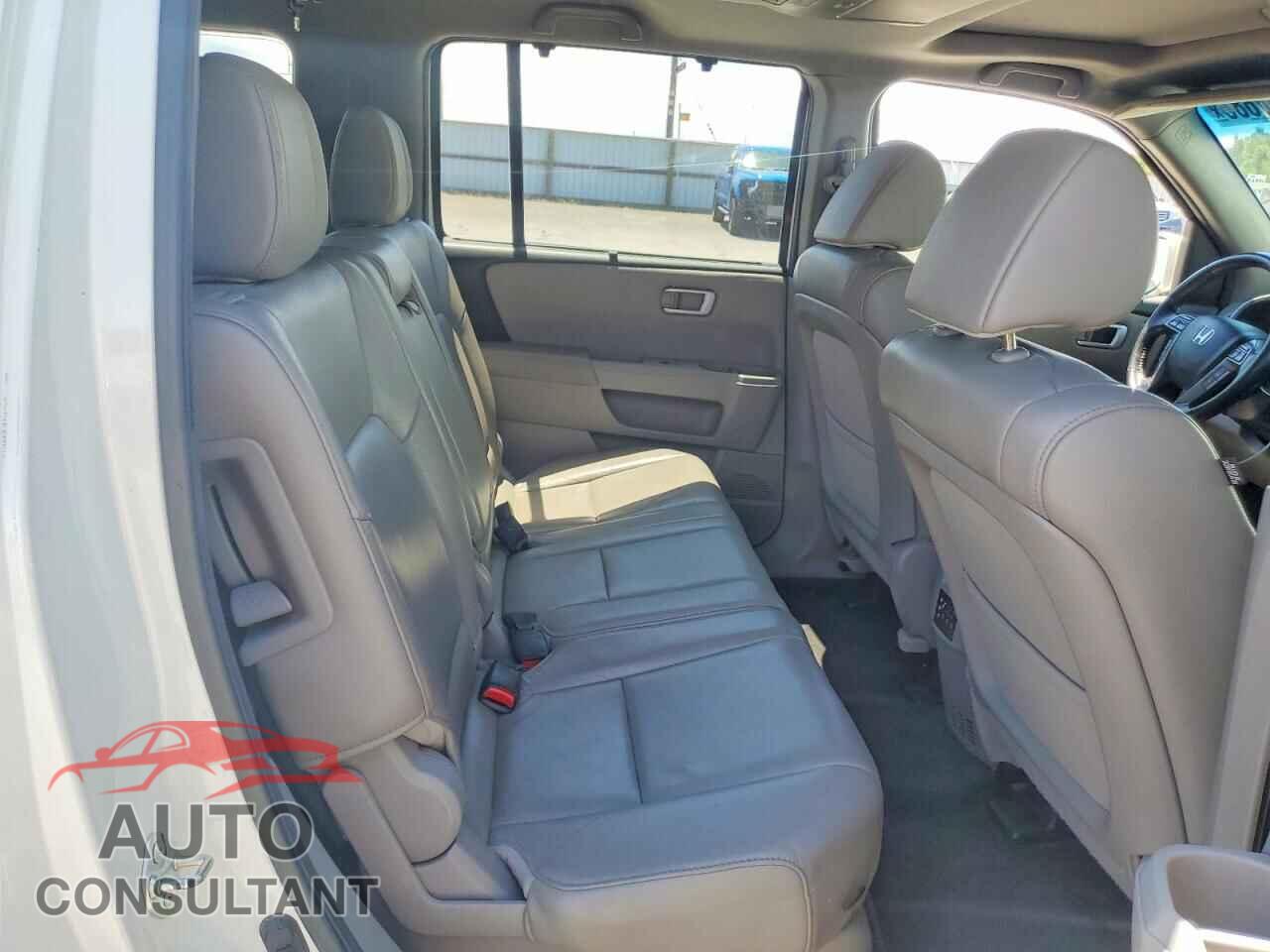 HONDA PILOT 2013 - 5FNYF4H99DB001179