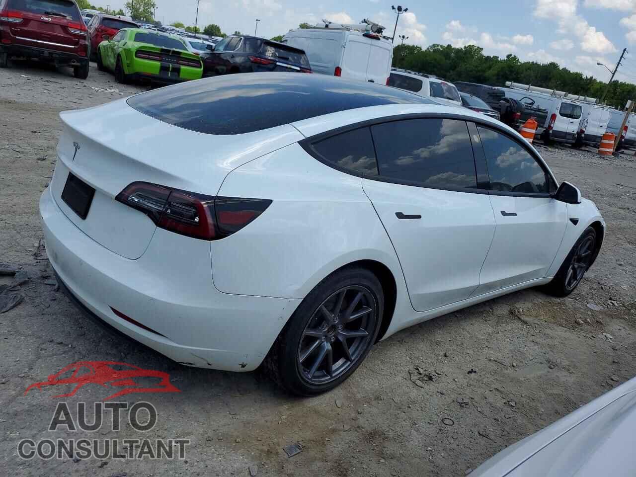 TESLA MODEL 3 2022 - 5YJ3E1EA5NF111979