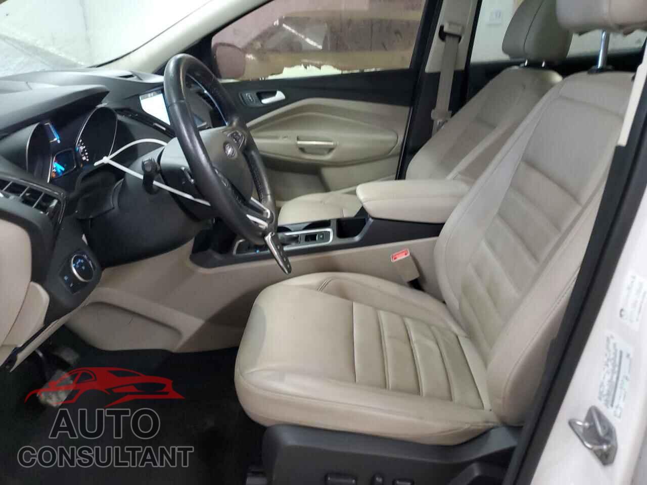 FORD ESCAPE 2017 - 1FMCU0J9XHUB40328
