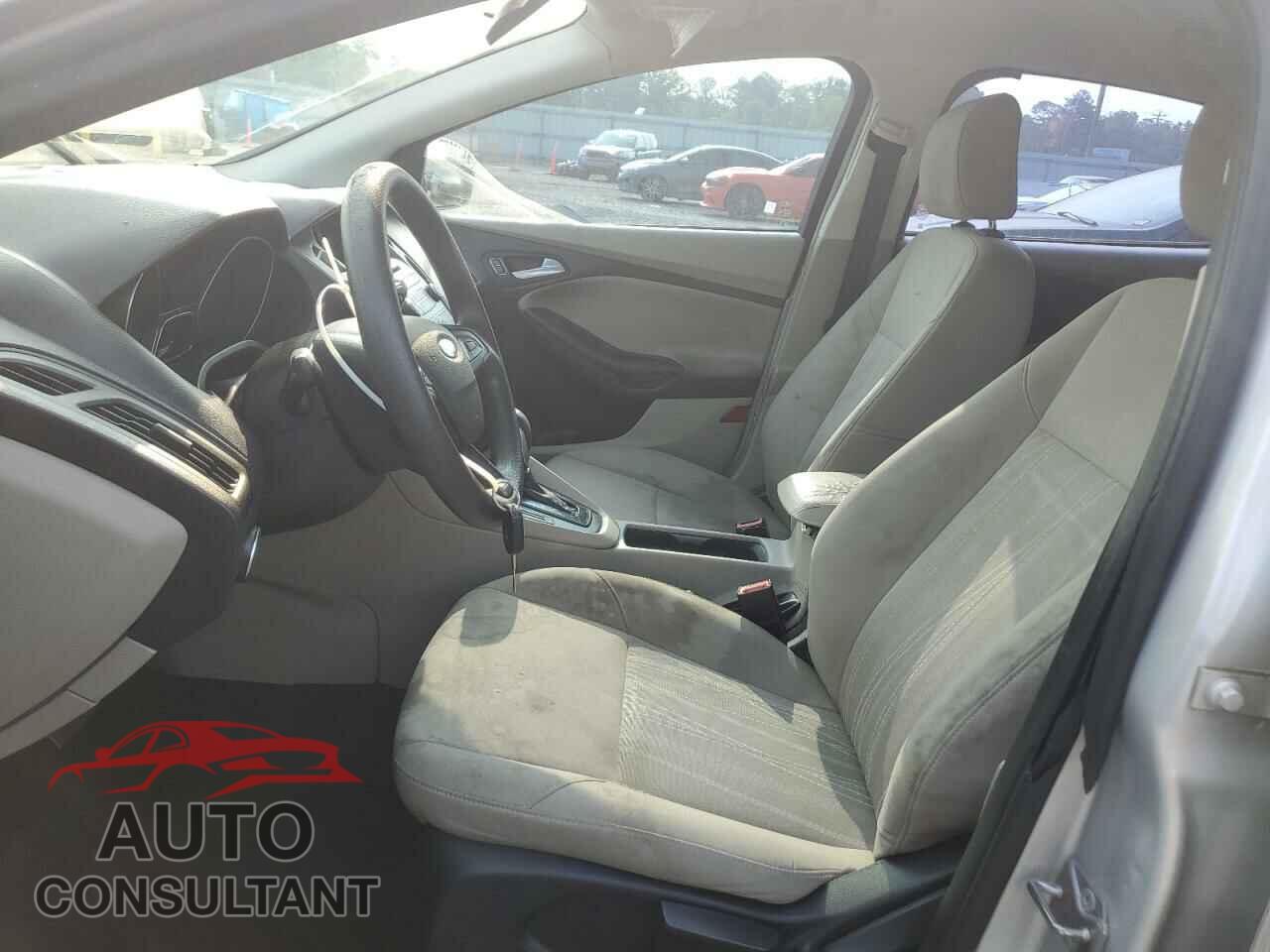 FORD FOCUS 2015 - 1FADP3F23FL339033