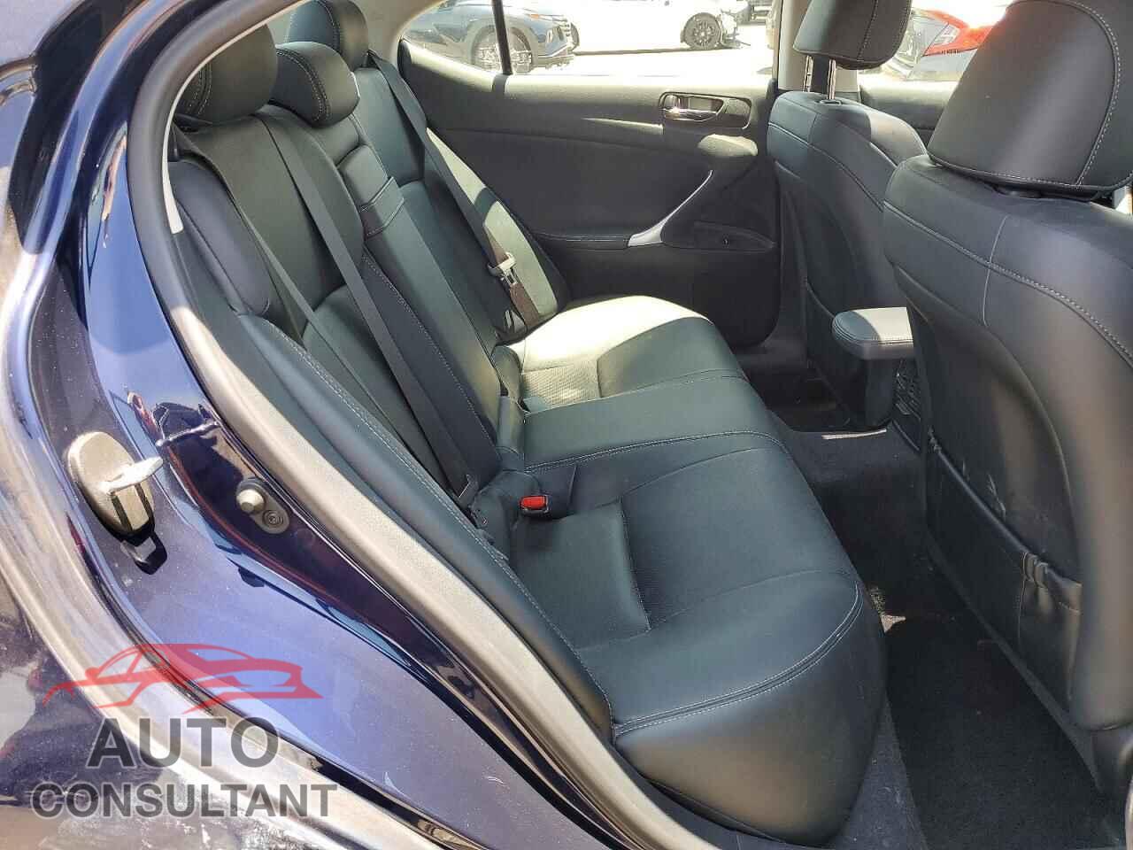 LEXUS IS 2012 - JTHBE5C25C5028645