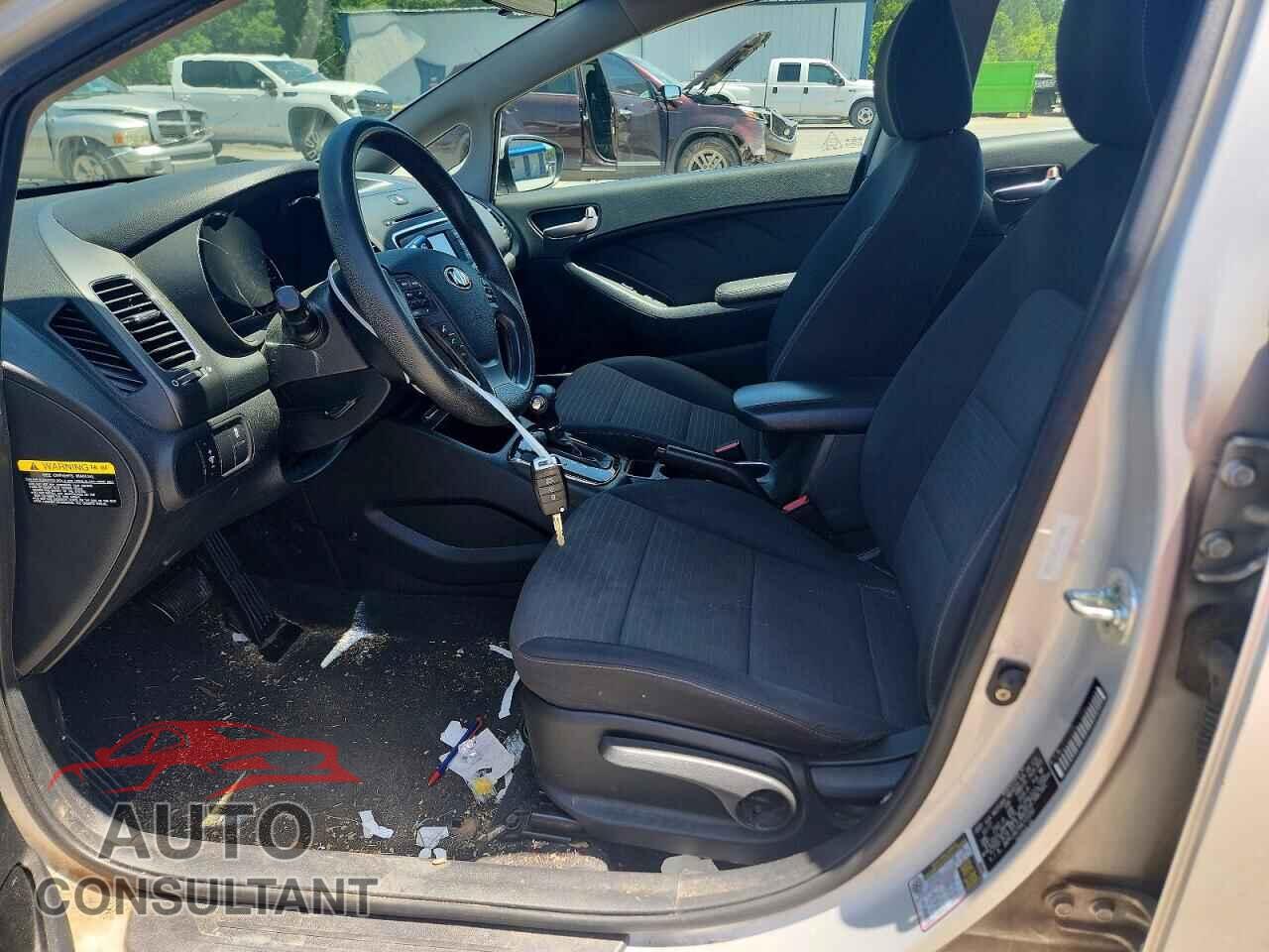 KIA FORTE 2017 - 3KPFL4A73HE125260