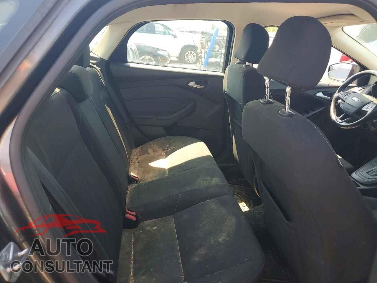 FORD FOCUS 2016 - 1FADP3F21GL371951