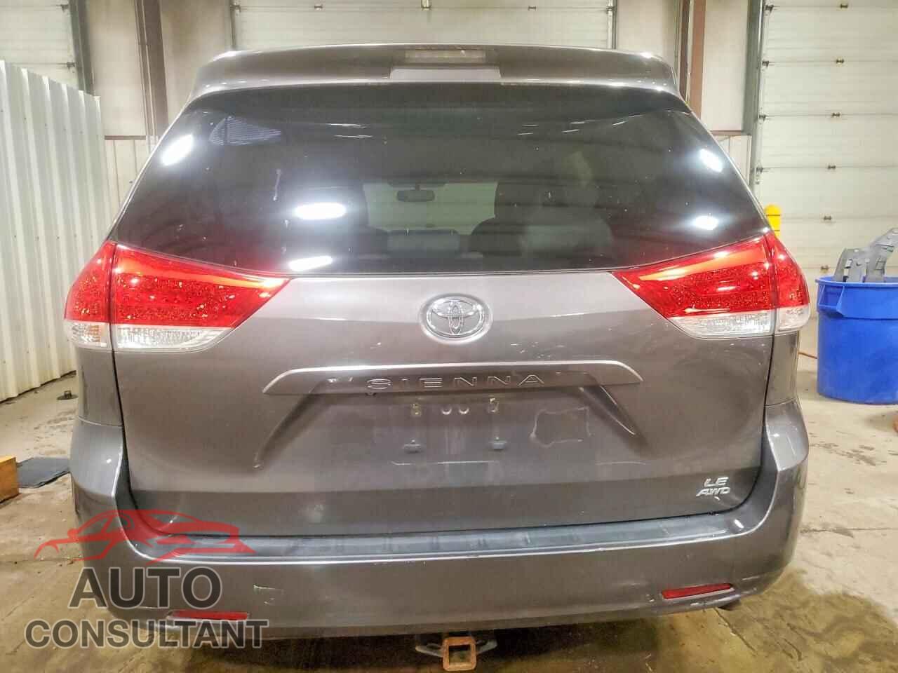 TOYOTA SIENNA 2013 - 5TDJK3DC8DS069719