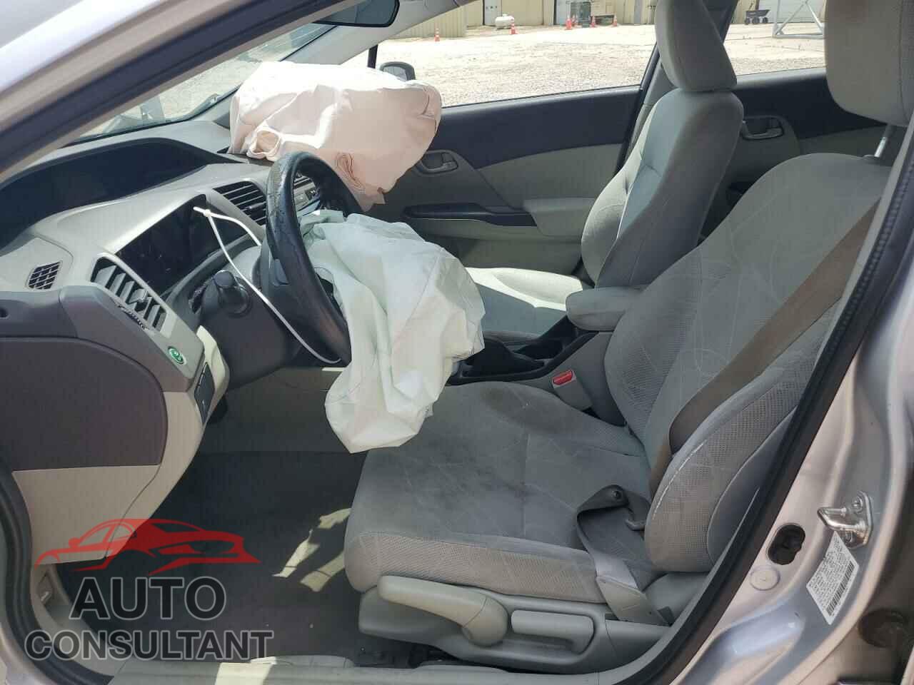 HONDA CIVIC 2012 - 2HGFB2F52CH608204