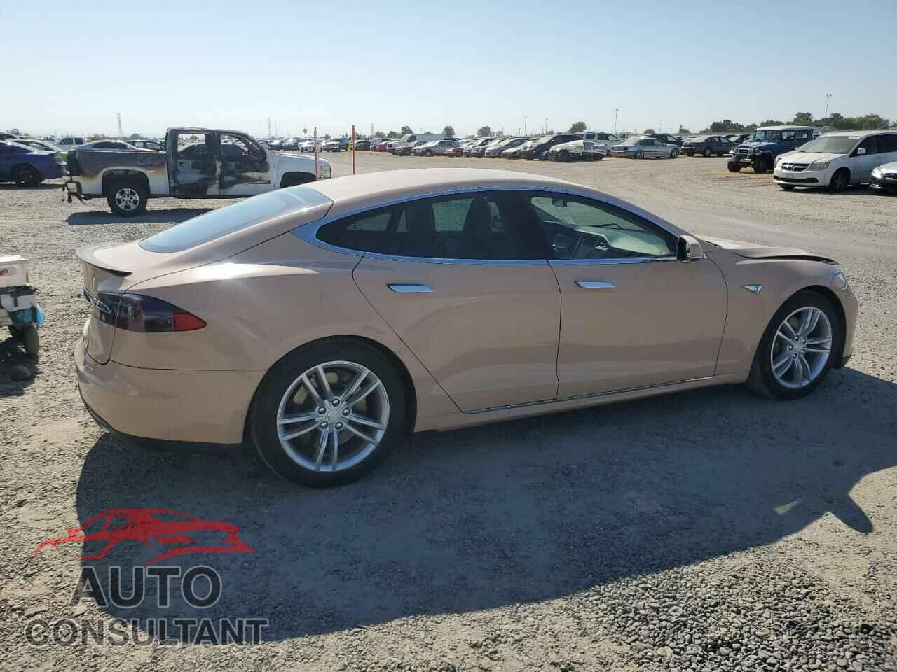 TESLA MODEL S 2013 - 5YJSA1CN6DFP03404