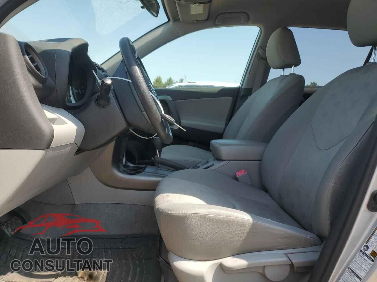 TOYOTA RAV4 2010 - JTMBF4DVXAD038236