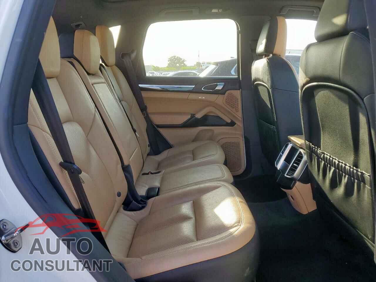 PORSCHE CAYENNE 2017 - WP1AA2A28HKA87576