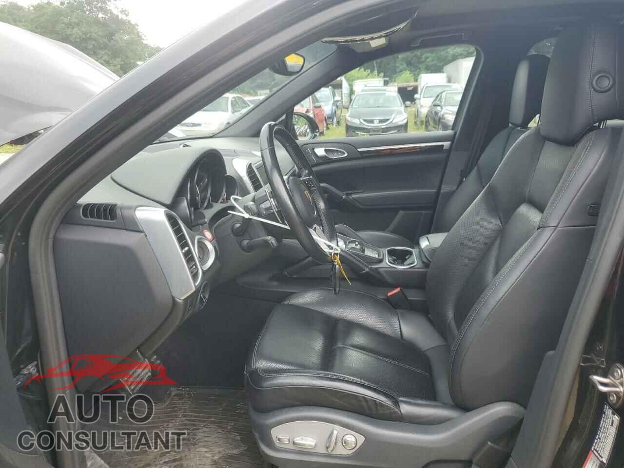 PORSCHE CAYENNE 2016 - WP1AA2A29GKA10858