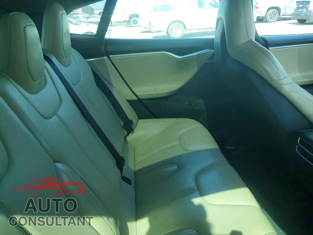 TESLA MODEL S 2015 - 5YJSA1E18FF120152