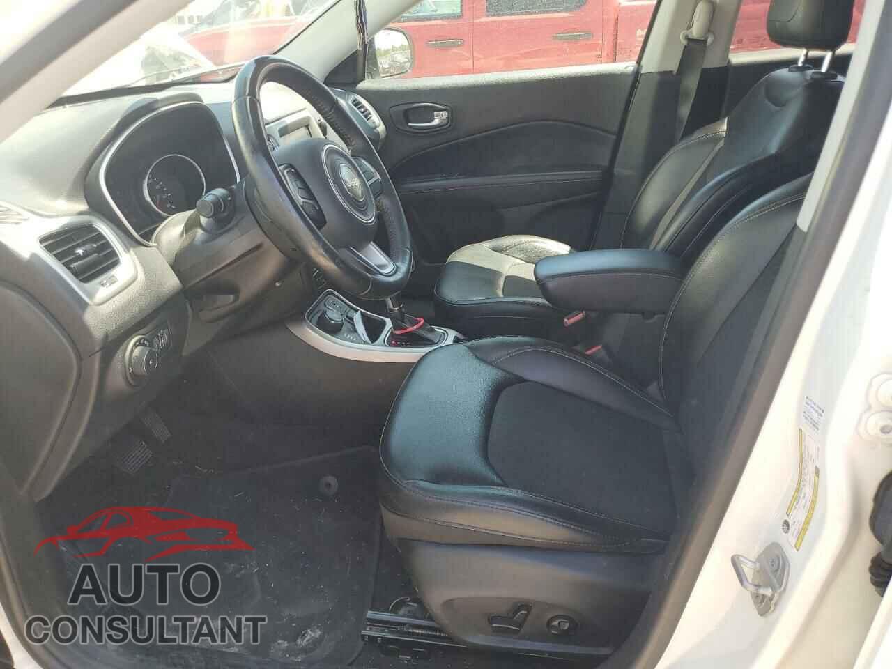 JEEP COMPASS 2018 - 3C4NJDBB1JT331490