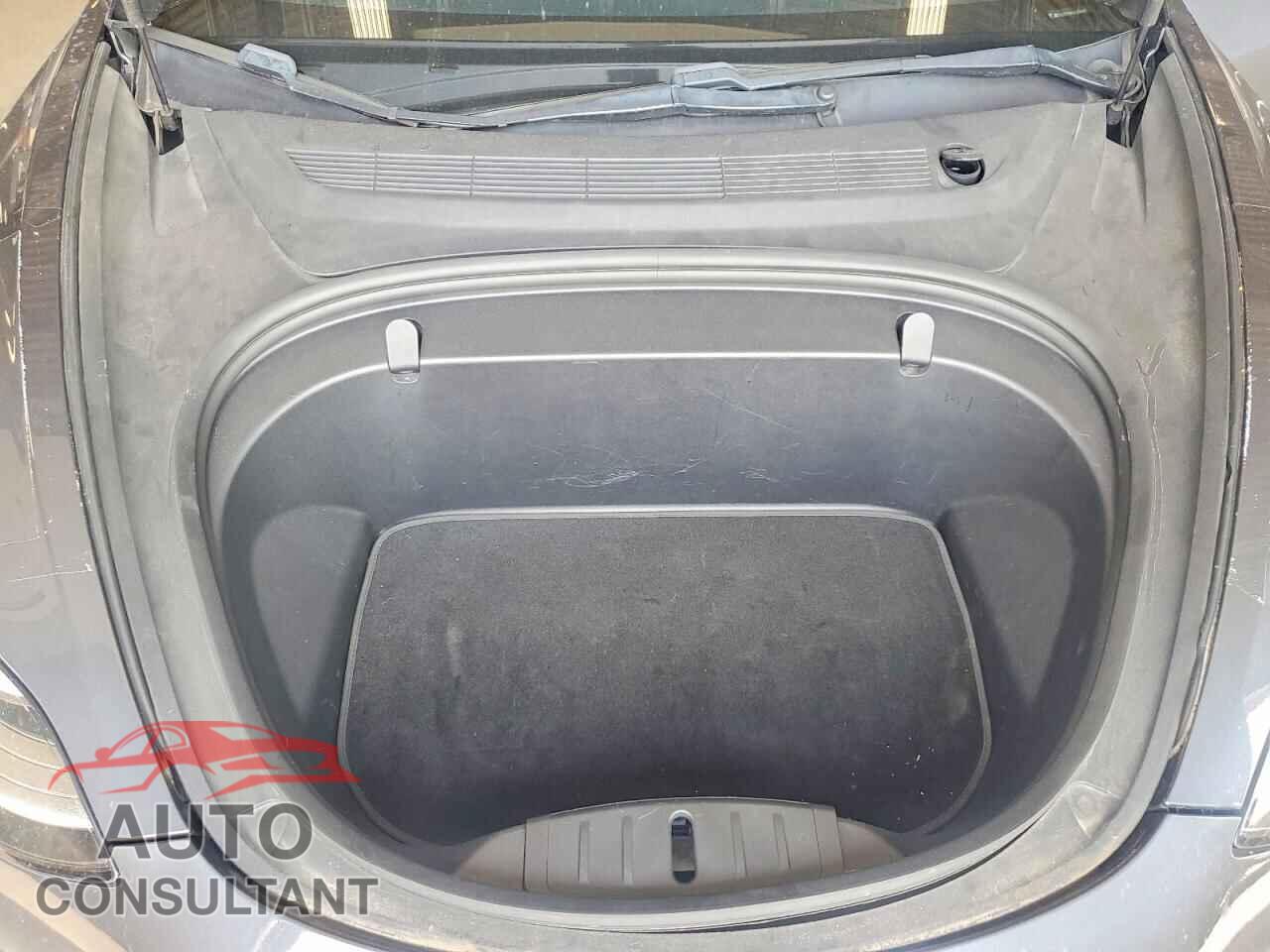 TESLA MODEL 3 2018 - 5YJ3E1EB9JF076978