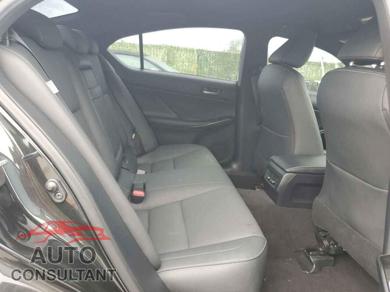 LEXUS IS 2021 - JTHAA1D29M5110295