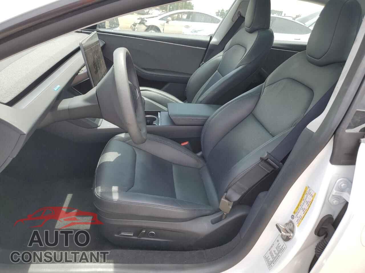 TESLA MODEL 3 2024 - 5YJ3E1EA4RF773851