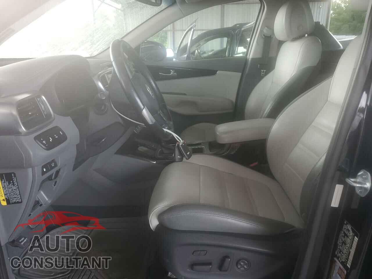 KIA SORENTO 2016 - 5XYPKDA56GG082976