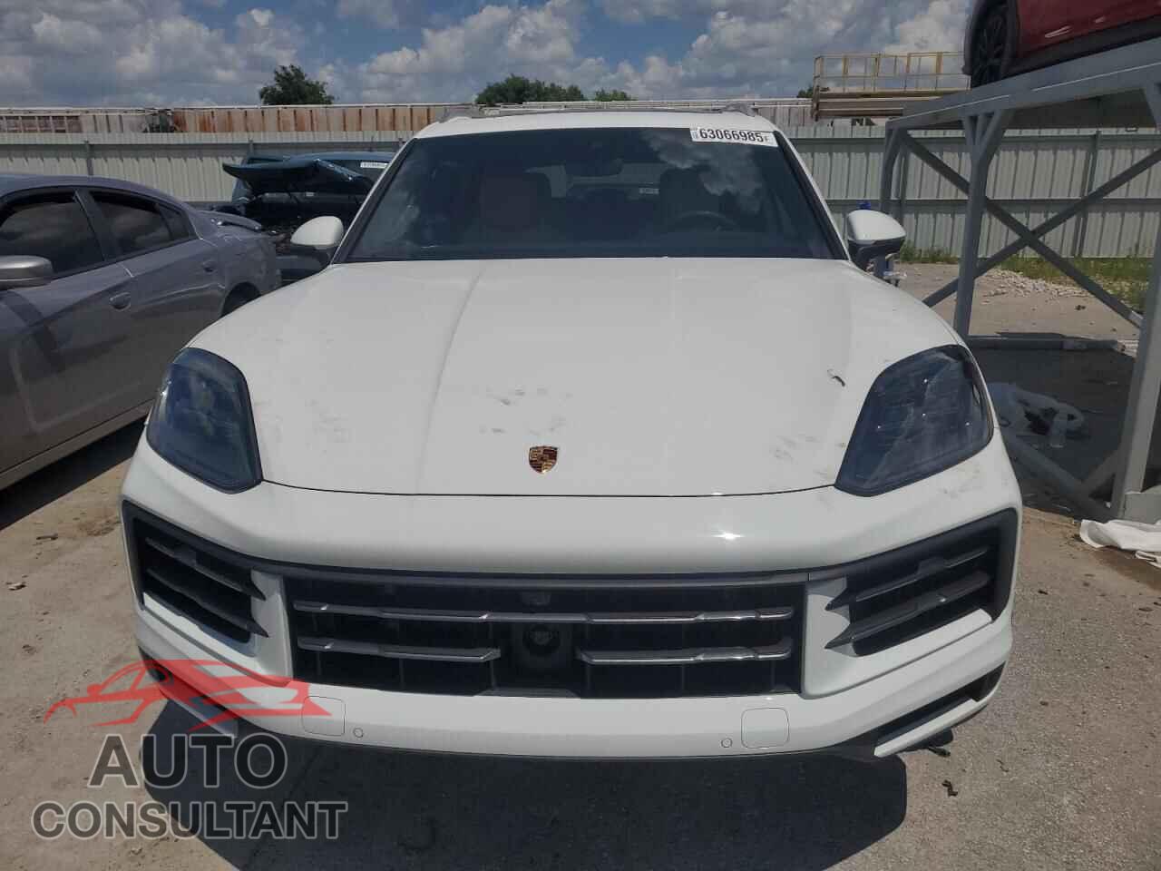 PORSCHE CAYENNE 2024 - WP1AA2AY9RDA12217