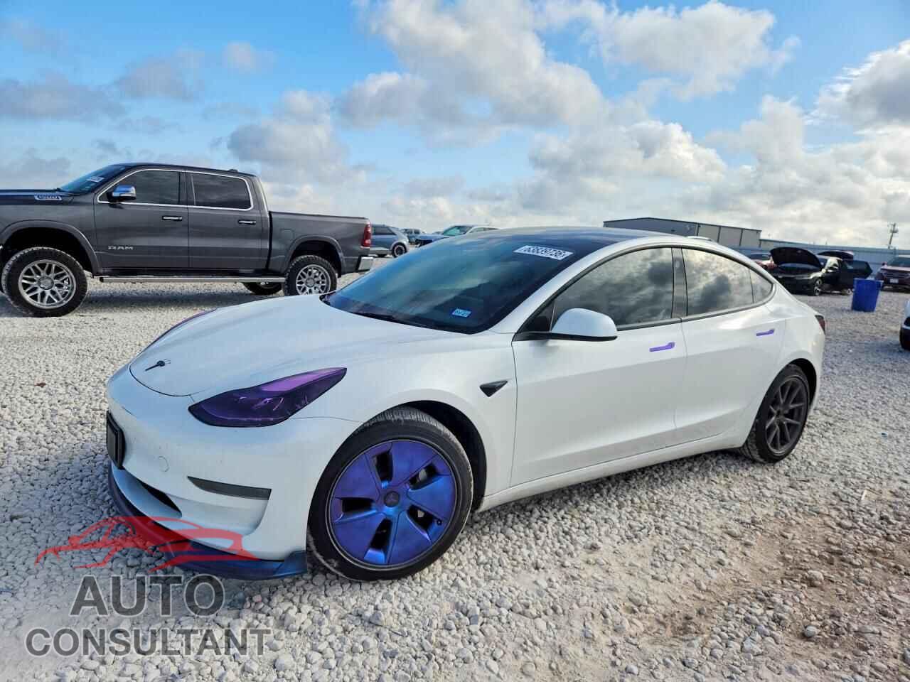 TESLA MODEL 3 2023 - 5YJ3E1EAXPF563851
