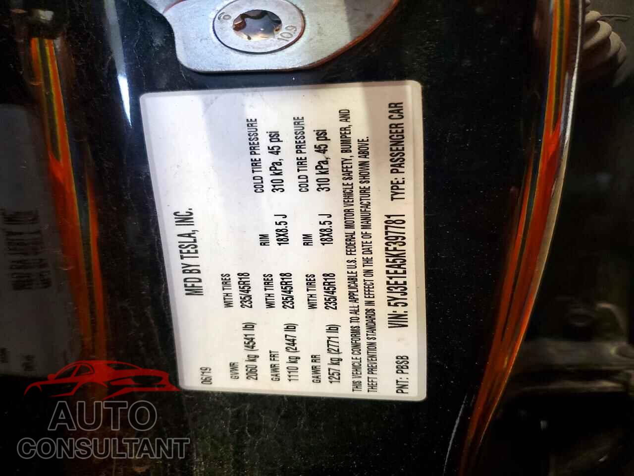 TESLA MODEL 3 2019 - 5YJ3E1EA5KF397781