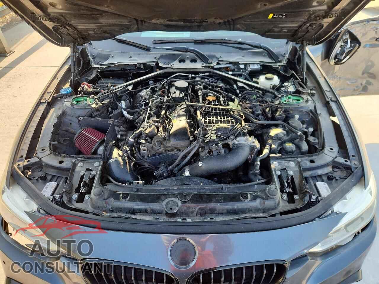 BMW 3 SERIES 2017 - WBA8B3C54HK777431