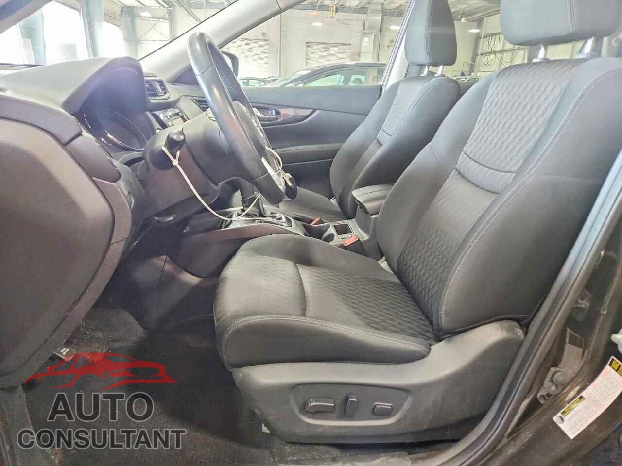 NISSAN ROGUE 2017 - KNMAT2MV9HP526899