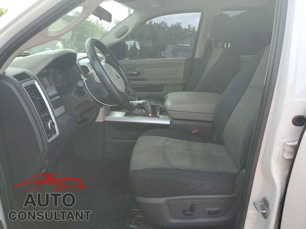 DODGE RAM 1500 2012 - 1C6RD7LT0CS137840