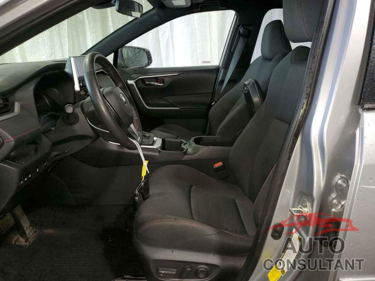 TOYOTA RAV4 2023 - JTMAB3FV5PD115487