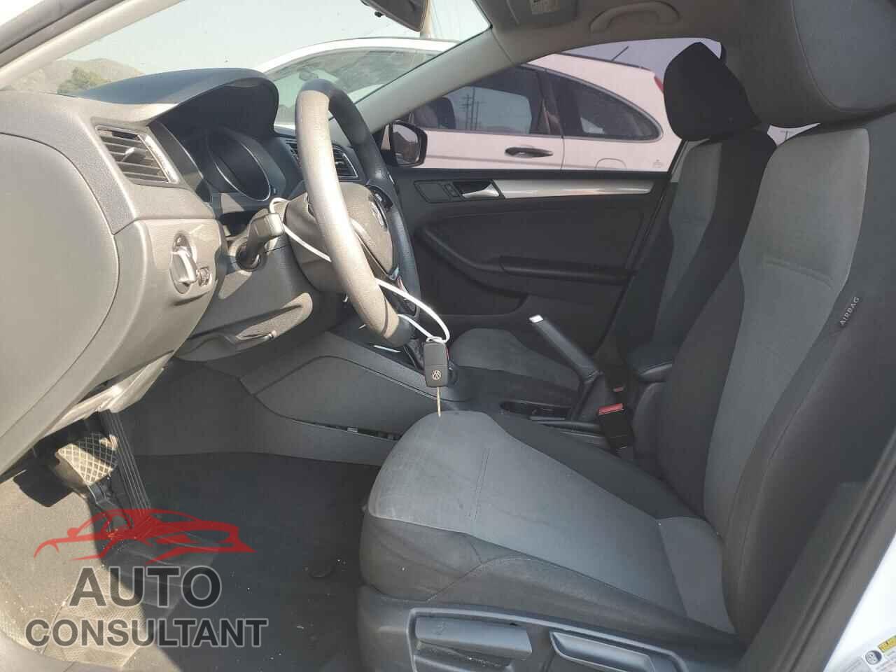 VOLKSWAGEN JETTA 2017 - 3VW2B7AJ6HM346367