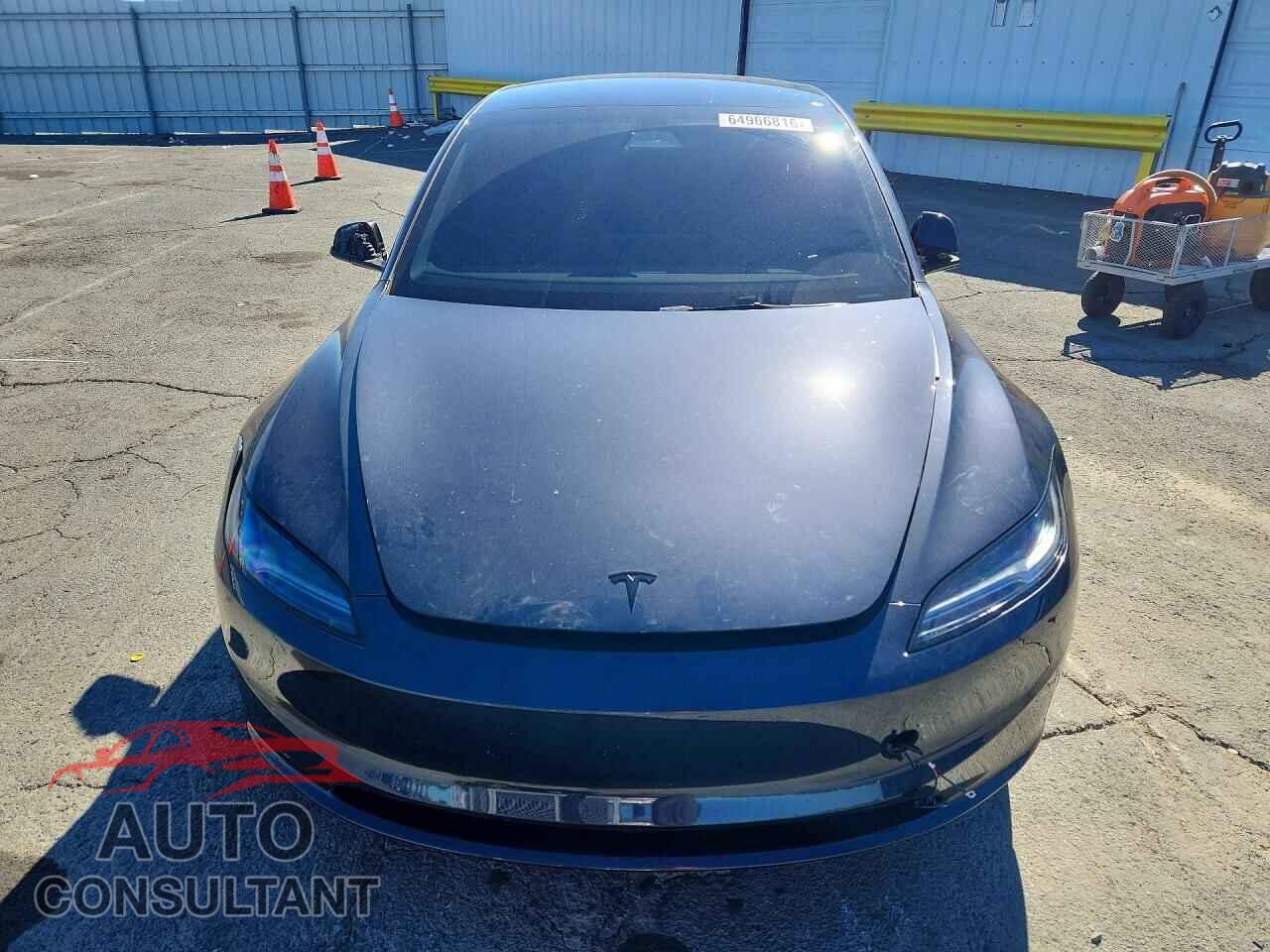 TESLA MODEL 3 2026 - 5YJ3E1EA7TF122561