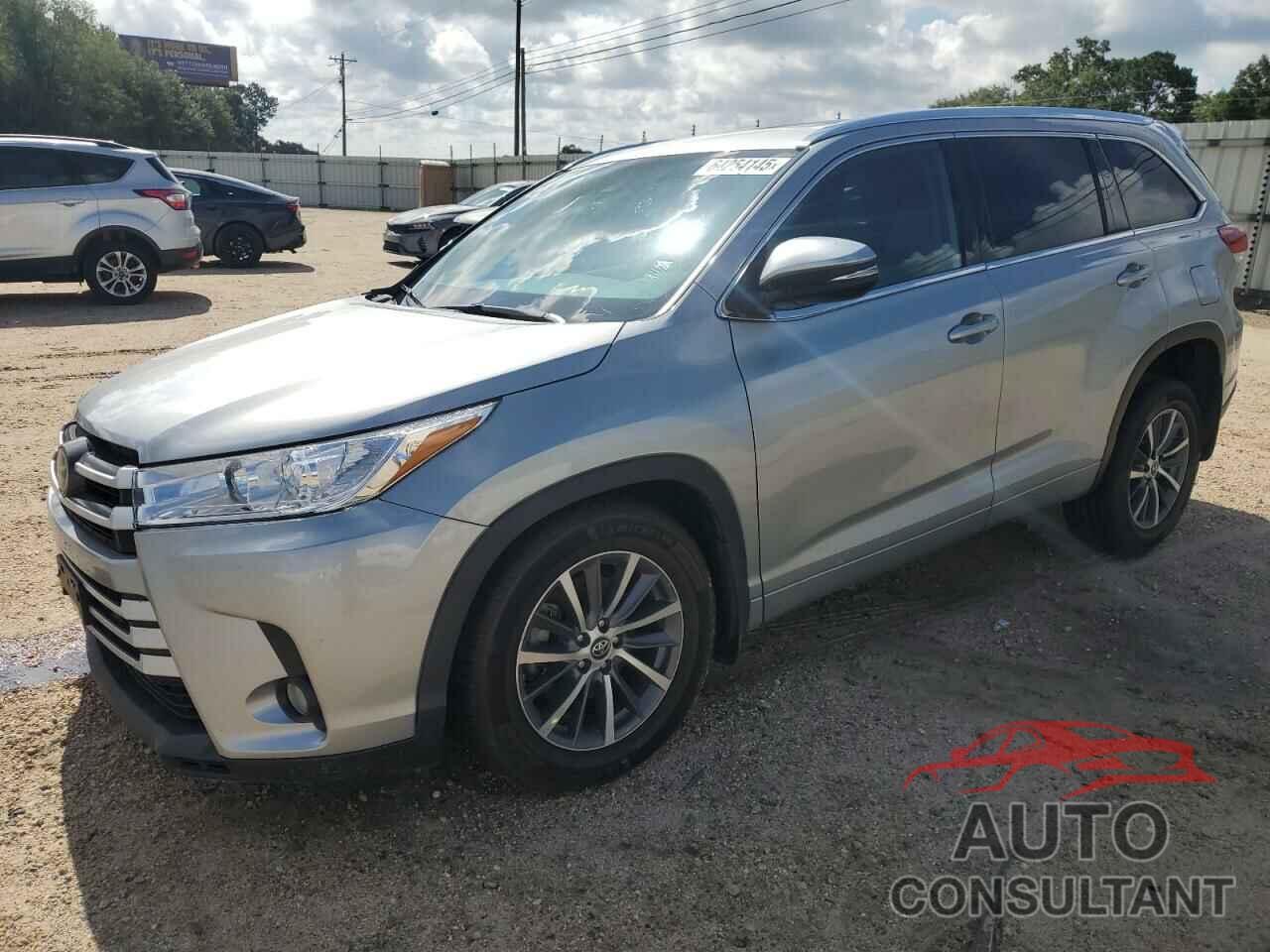 TOYOTA HIGHLANDER 2018 - 5TDJZRFHXJS889139