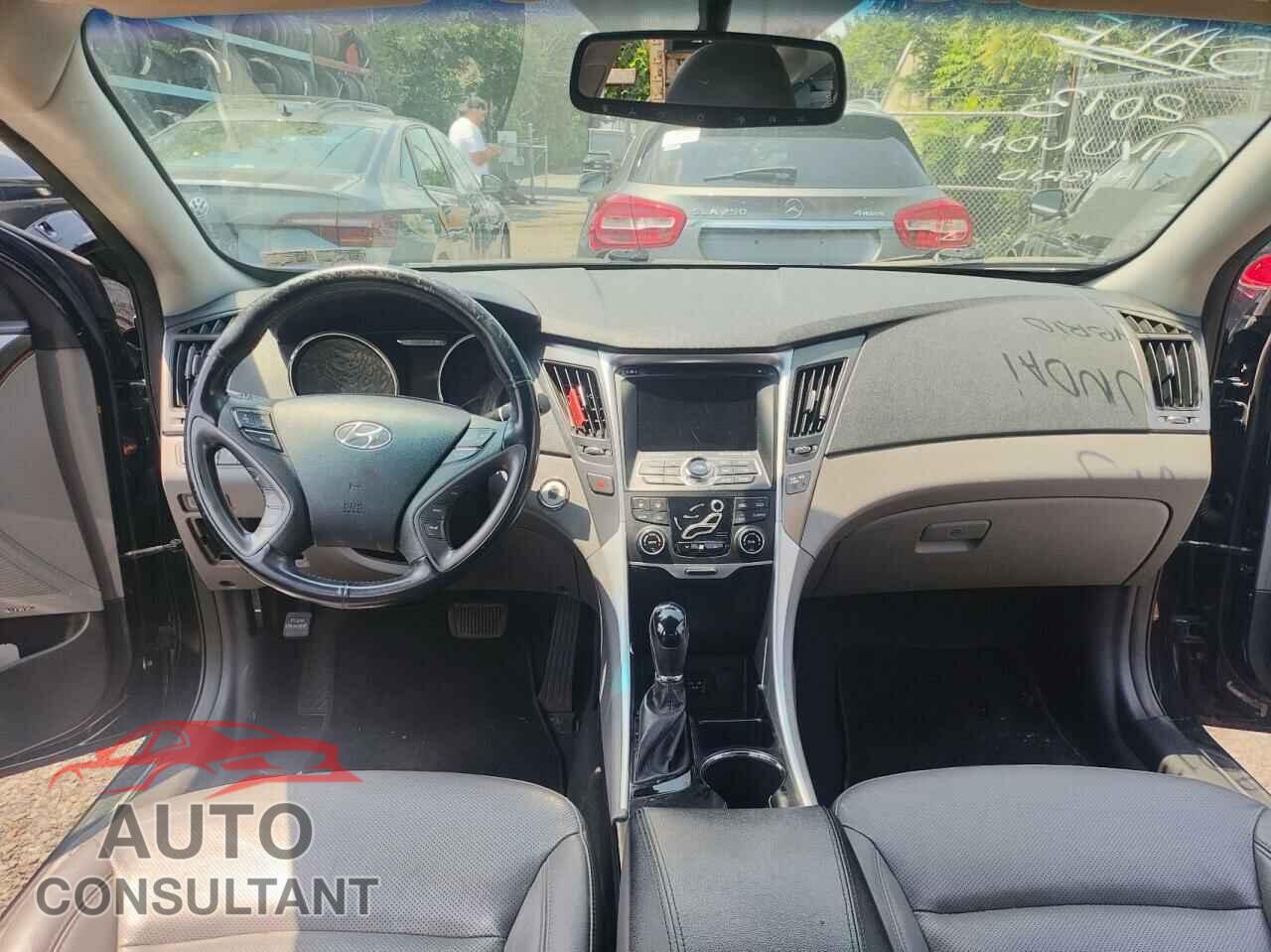 HYUNDAI SONATA 2013 - KMHEC4A42DA092293