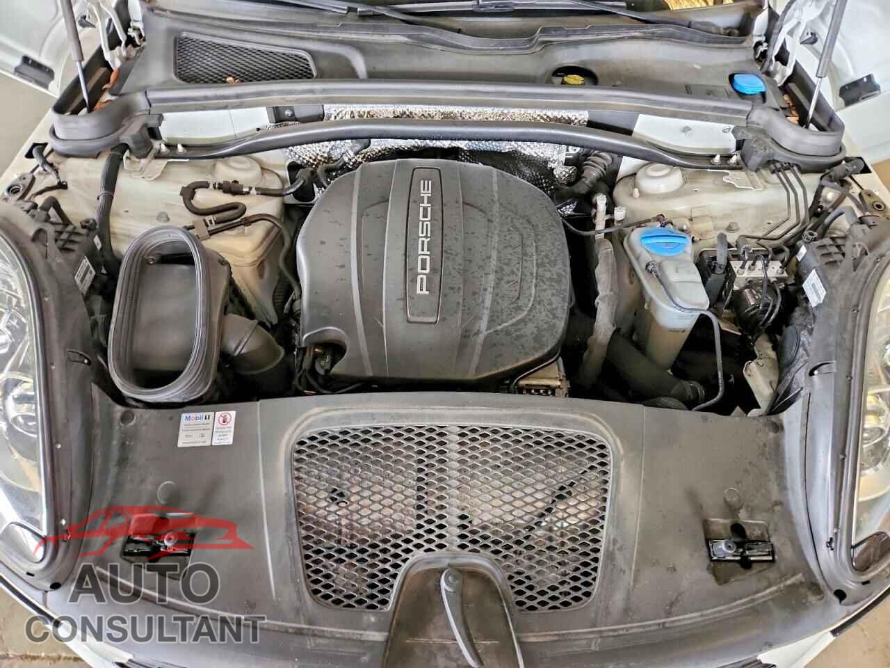 PORSCHE MACAN 2018 - WP1AA2A58JLB07836