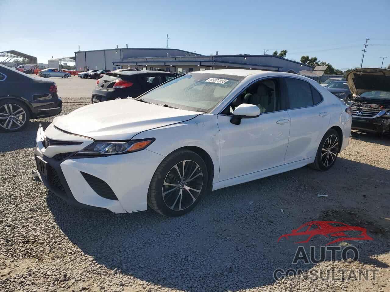 TOYOTA CAMRY 2018 - 4T1B11HK4JU676491