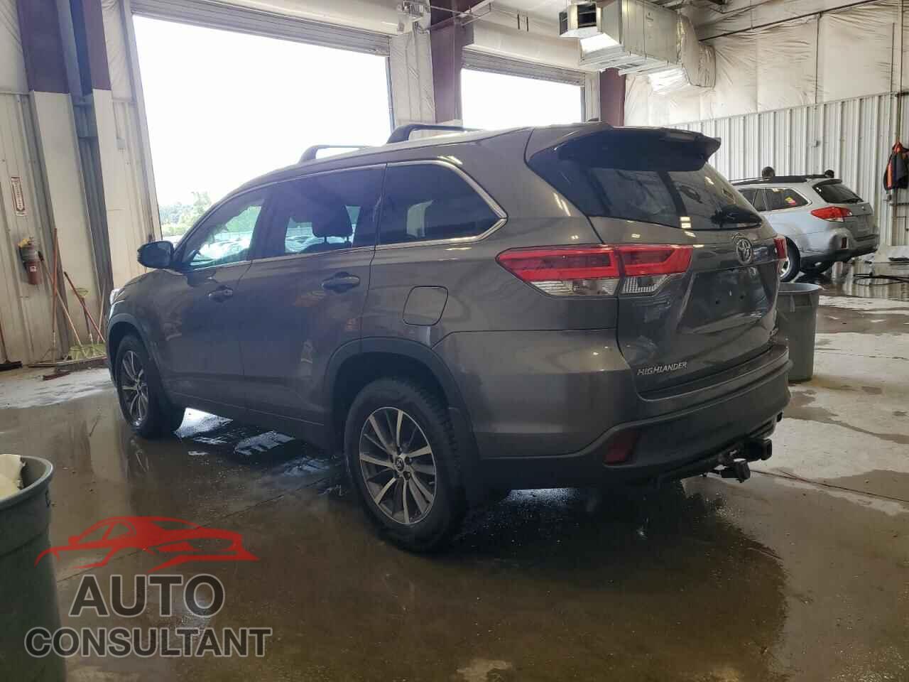 TOYOTA HIGHLANDER 2018 - 5TDJZRFH0JS525912