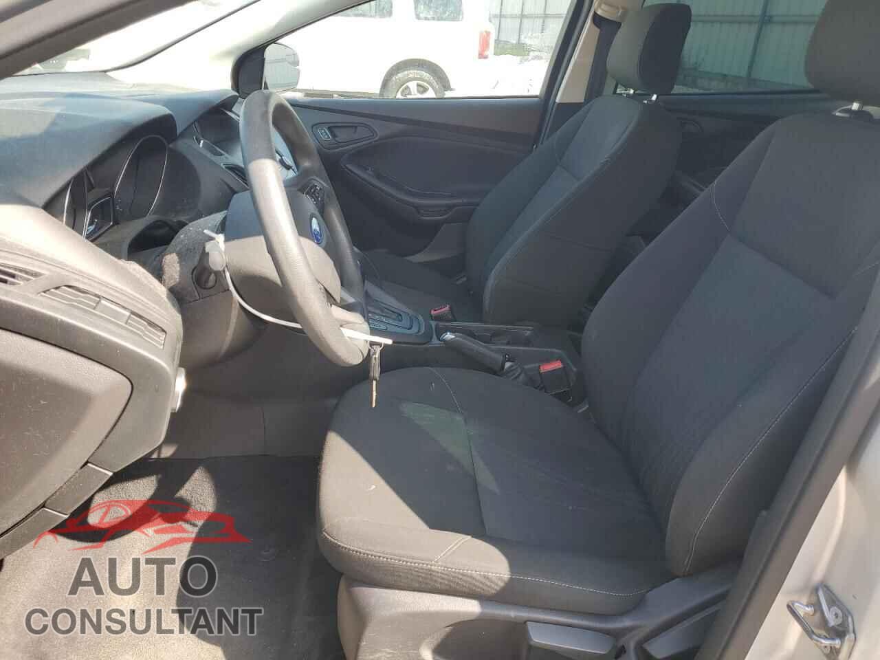 FORD FOCUS 2015 - 1FADP3E2XFL255017