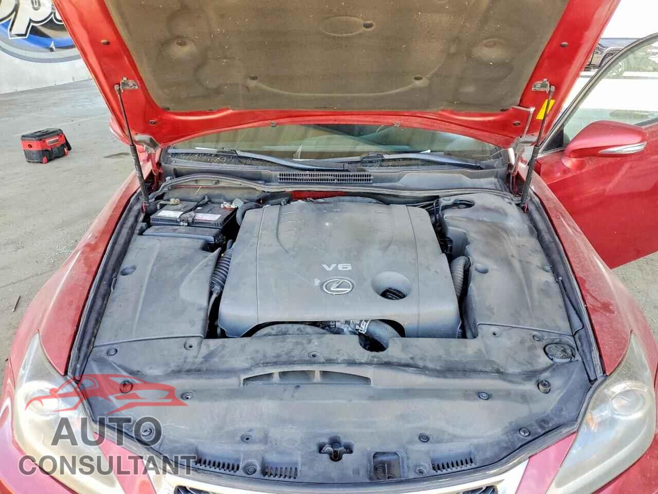 LEXUS IS 2011 - JTHBF5C25B5131429