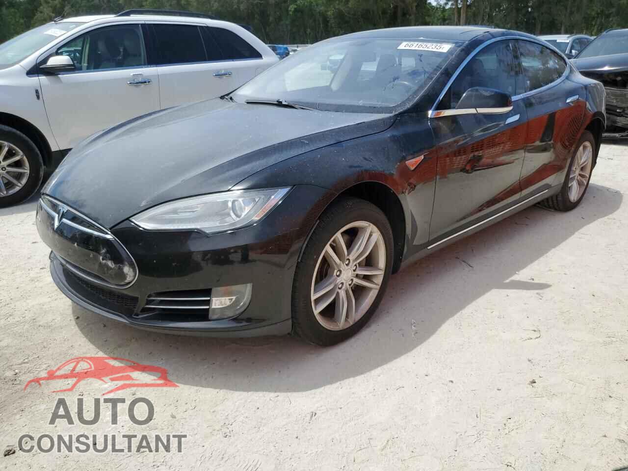 TESLA MODEL S 2013 - 5YJSA1CP0DFP27599