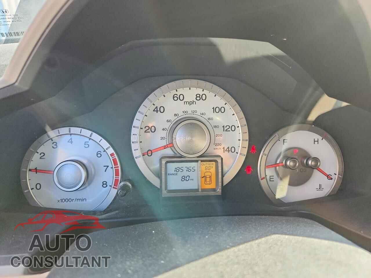 HONDA PILOT 2011 - 5FNYF4H63BB040255