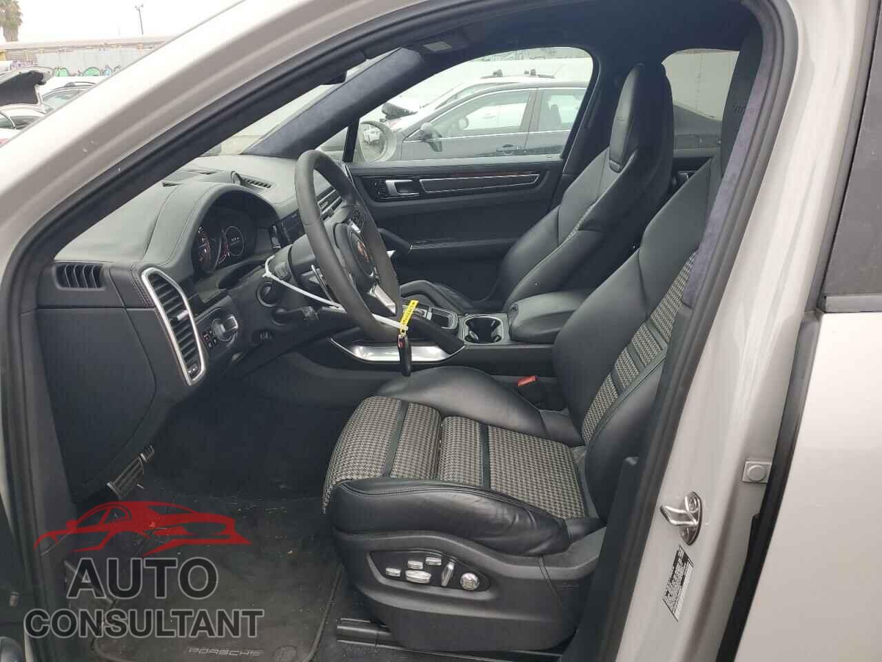 PORSCHE CAYENNE 2020 - WP1BF2AY6LDA65521