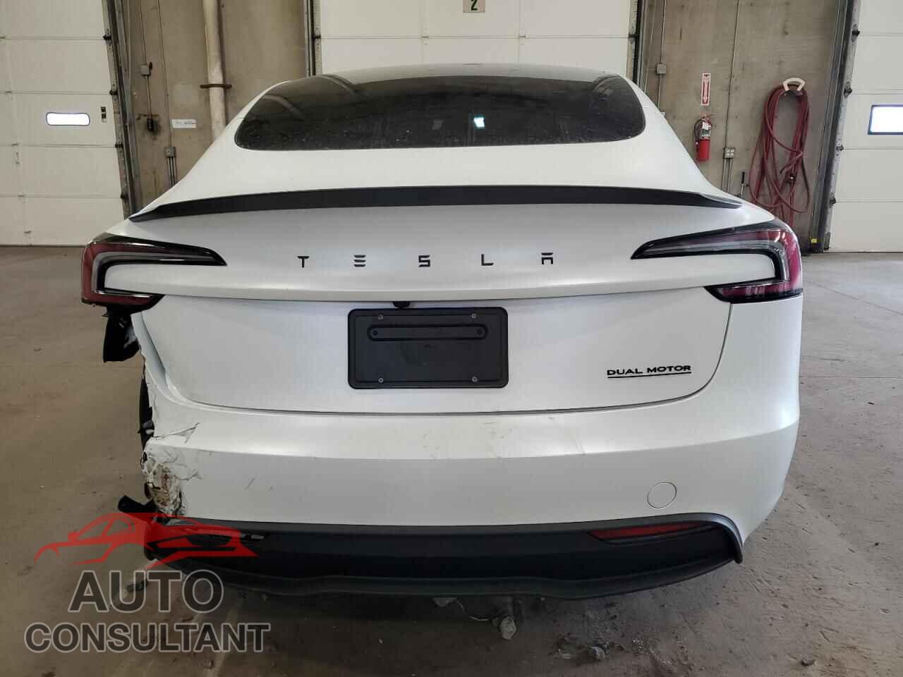 TESLA MODEL 3 2024 - 5YJ3E1EB4RF853949