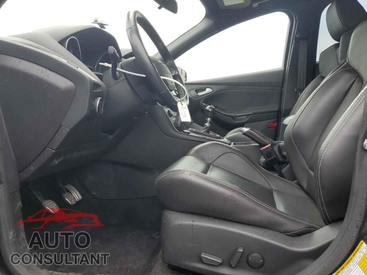 FORD FOCUS 2017 - 1FADP3L96HL274280