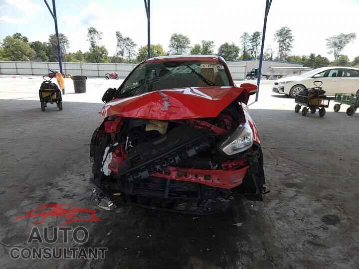 FORD FOCUS 2017 - 1FADP3F21HL258941