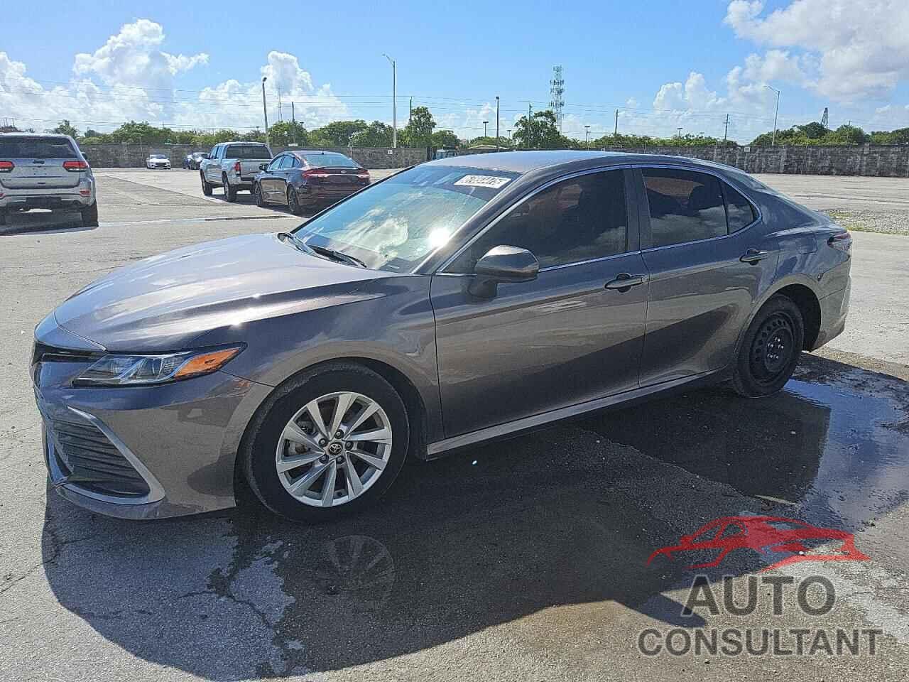TOYOTA CAMRY 2022 - 4T1C11AK3NU071205