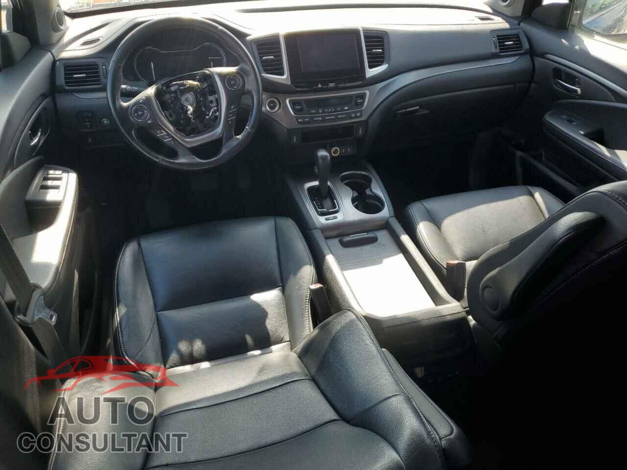 HONDA PILOT 2017 - 5FNYF6H5XHB098181