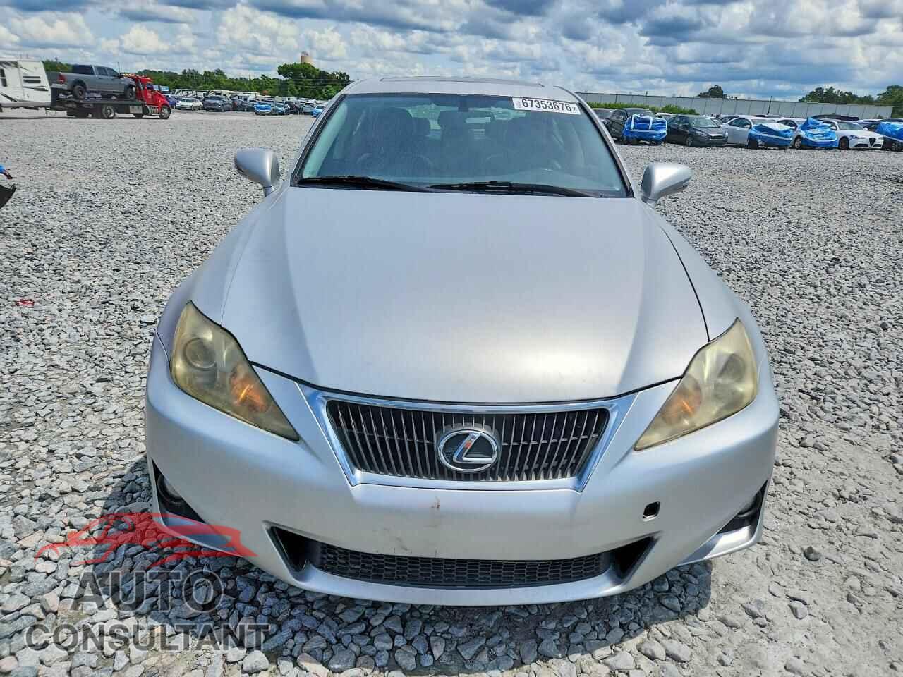 LEXUS IS 2011 - JTHBF5C20B5145495