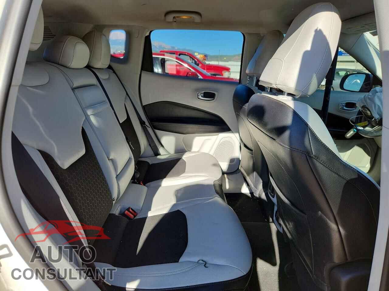 JEEP COMPASS 2017 - 3C4NJDBB3HT651372