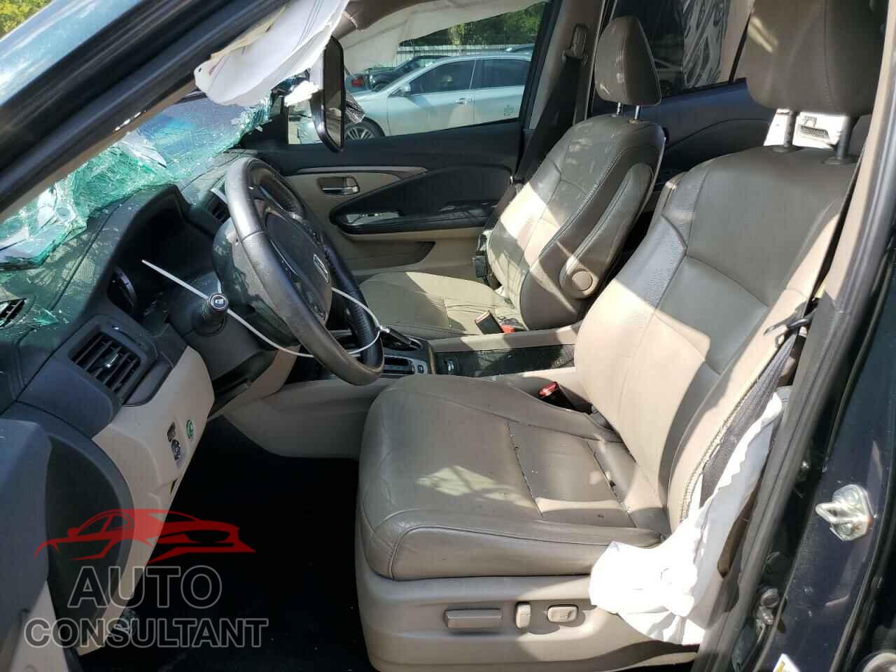 HONDA PILOT 2017 - 5FNYF6H52HB020526