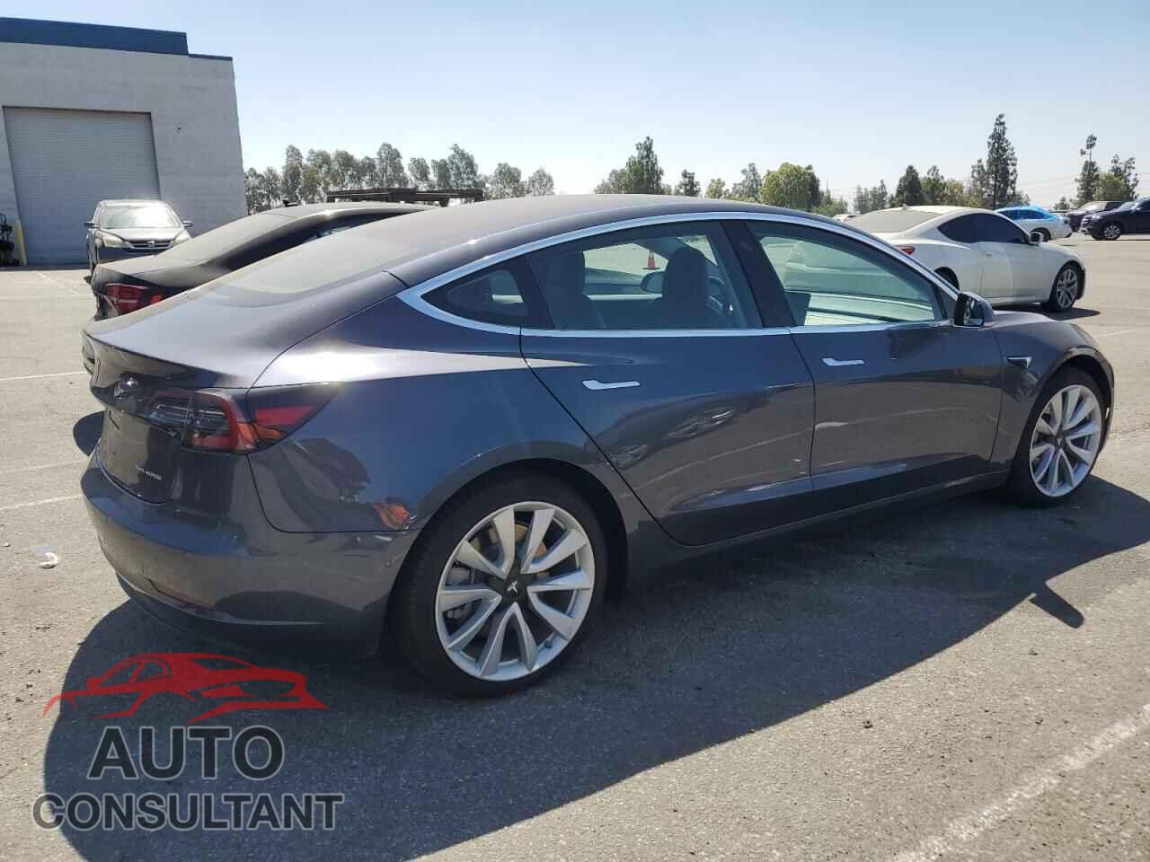 TESLA MODEL 3 2018 - 5YJ3E1EB4JF145575