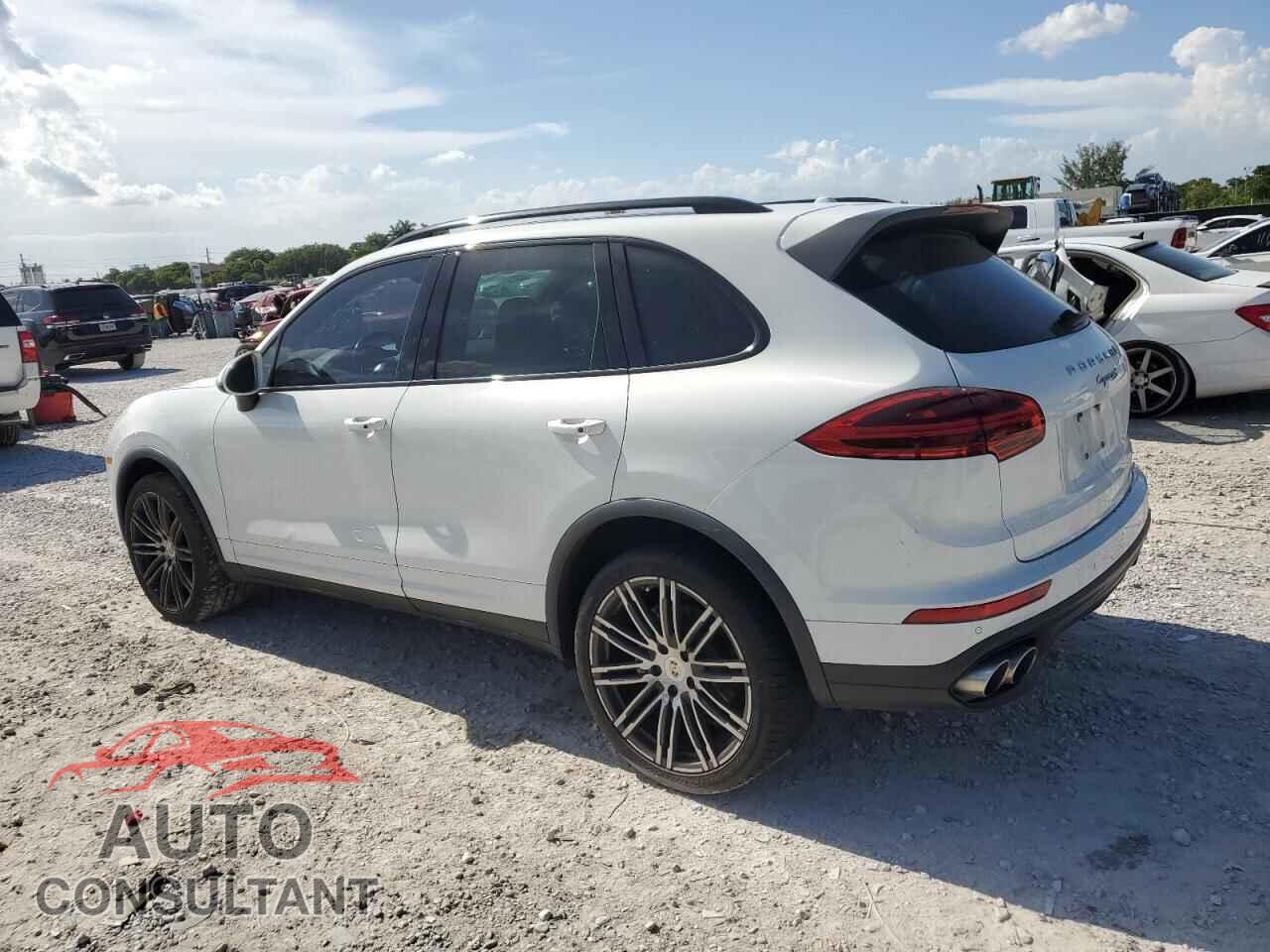 PORSCHE CAYENNE 2017 - WP1AB2A28HLA51524
